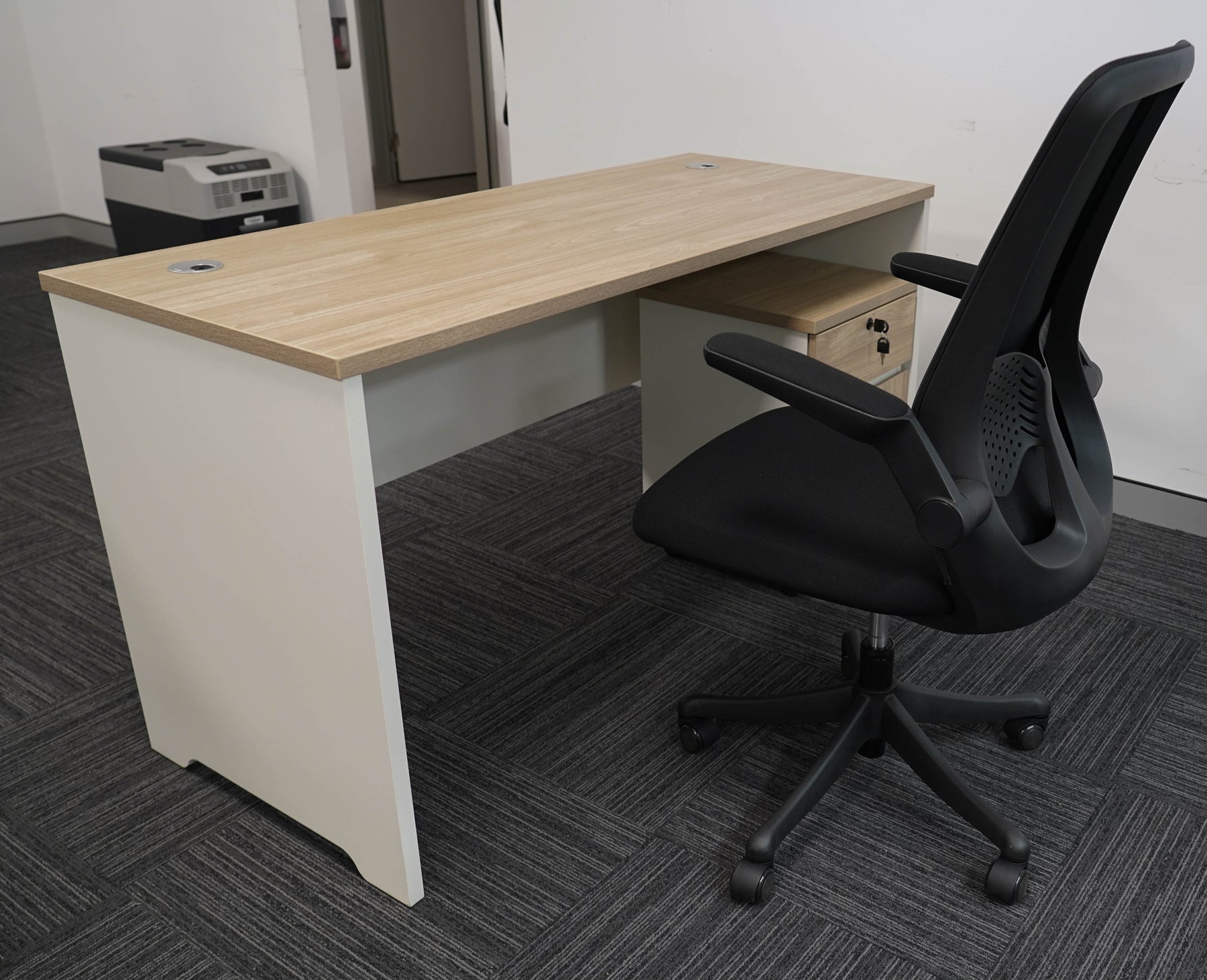 1. Deskone Compact Office Desk